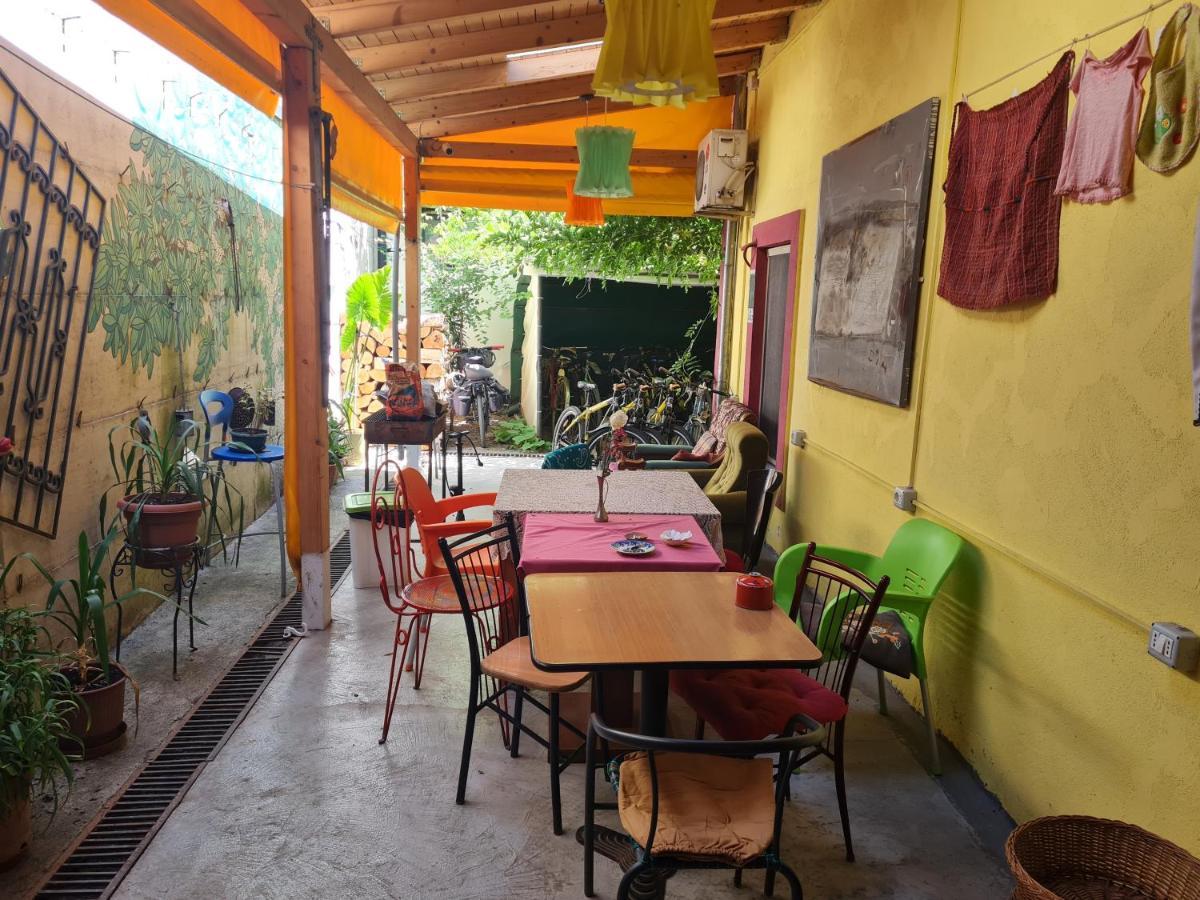 Mi Casa es Tu Casa - Shkodra Backpackers Hostel Bagian luar foto