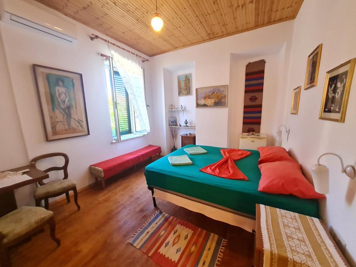 Mi Casa es Tu Casa - Shkodra Backpackers Hostel Ruang foto