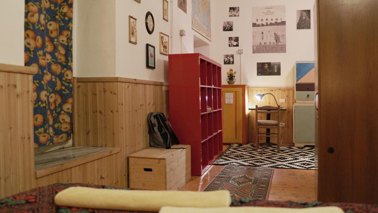 Mi Casa es Tu Casa - Shkodra Backpackers Hostel Bagian luar foto