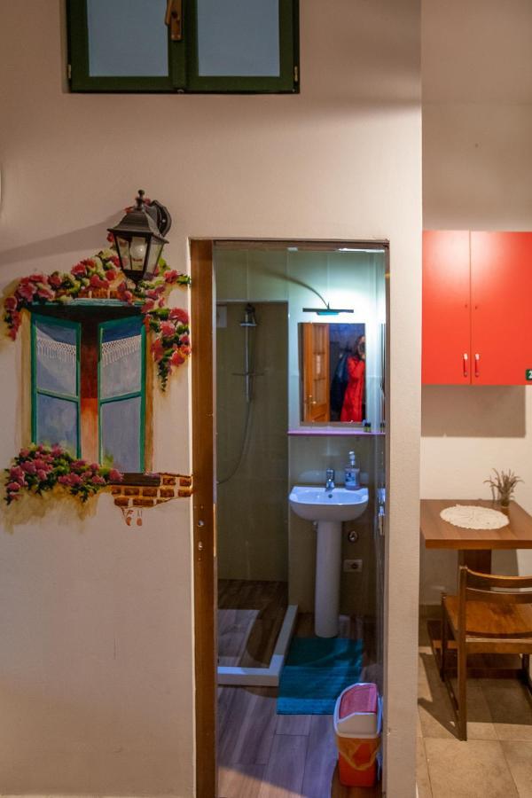 Mi Casa es Tu Casa - Shkodra Backpackers Hostel Bagian luar foto