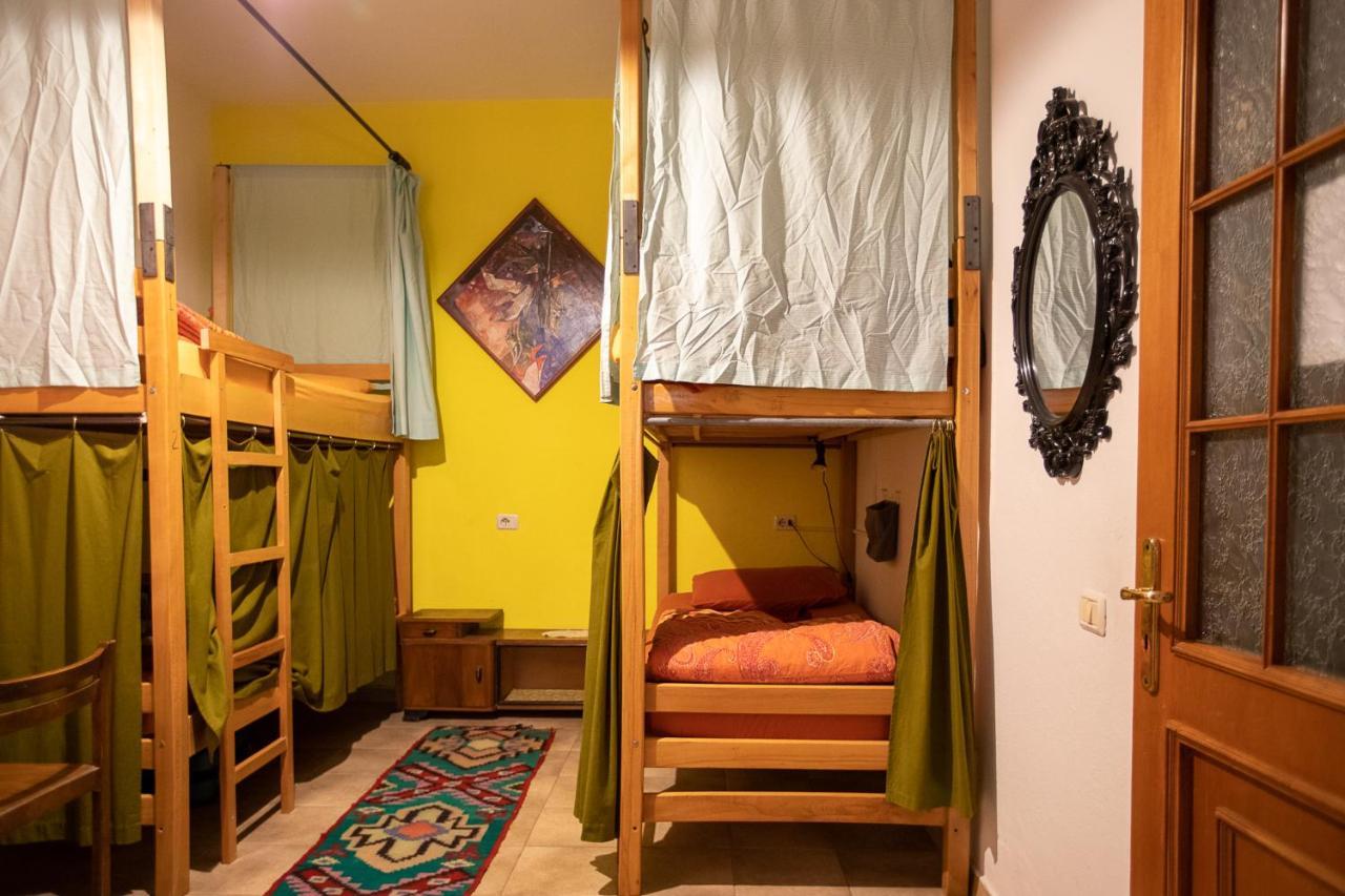 Mi Casa es Tu Casa - Shkodra Backpackers Hostel Bagian luar foto