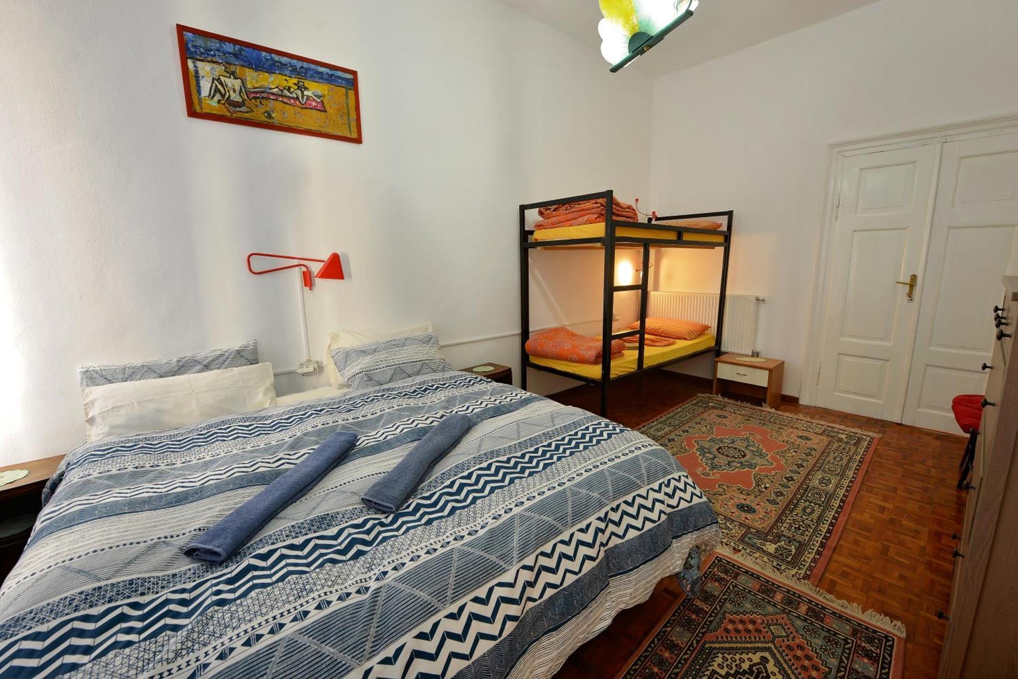 Mi Casa es Tu Casa - Shkodra Backpackers Hostel Ruang foto