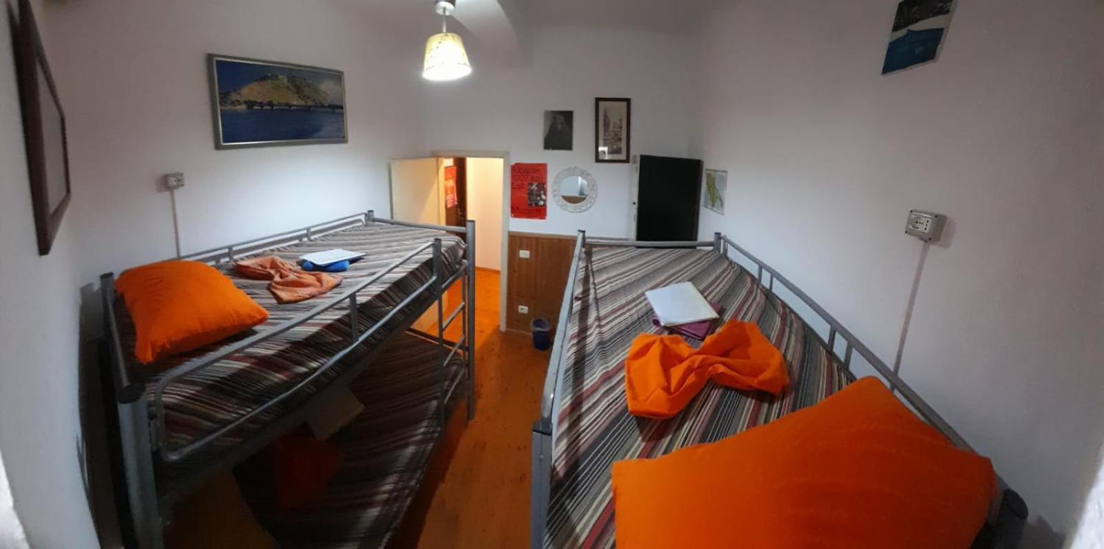 Mi Casa es Tu Casa - Shkodra Backpackers Hostel Bagian luar foto