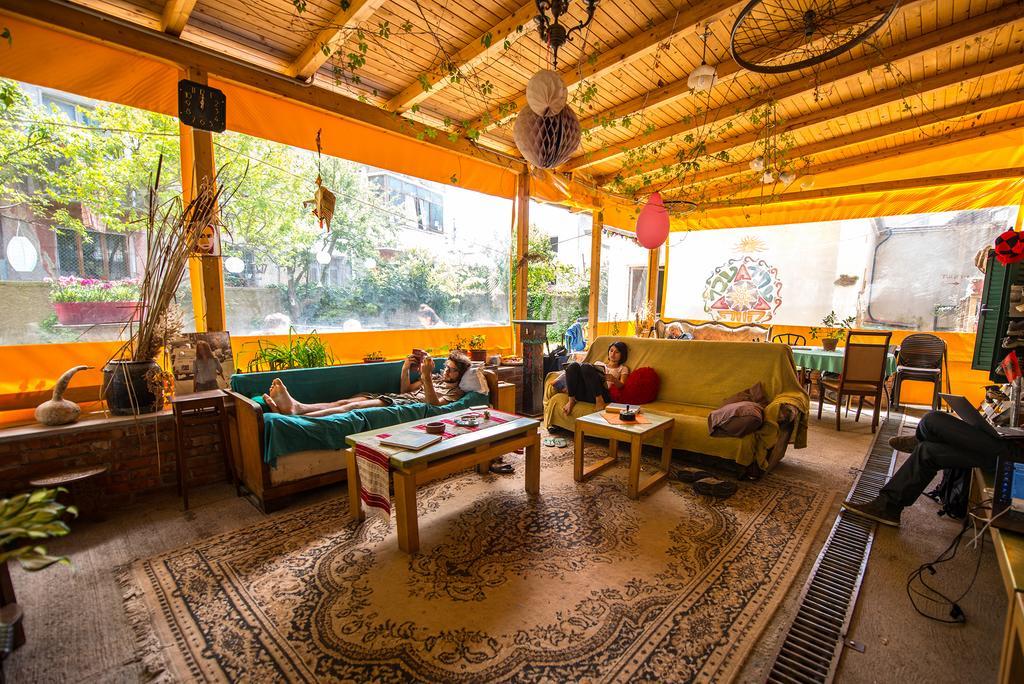 Mi Casa es Tu Casa - Shkodra Backpackers Hostel Bagian luar foto