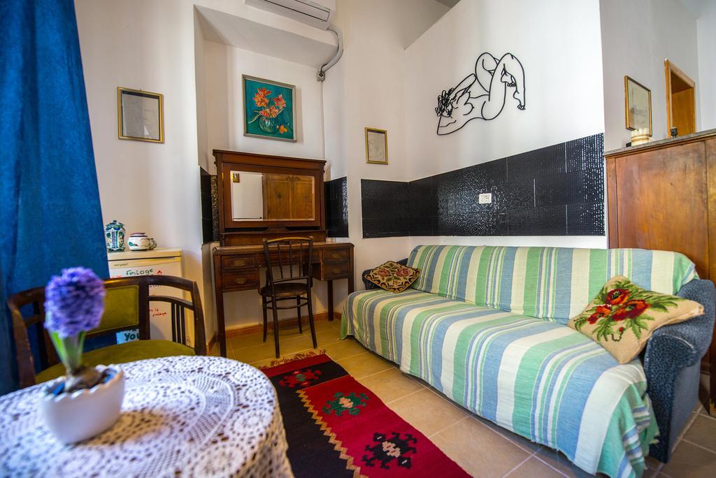 Mi Casa es Tu Casa - Shkodra Backpackers Hostel Bagian luar foto